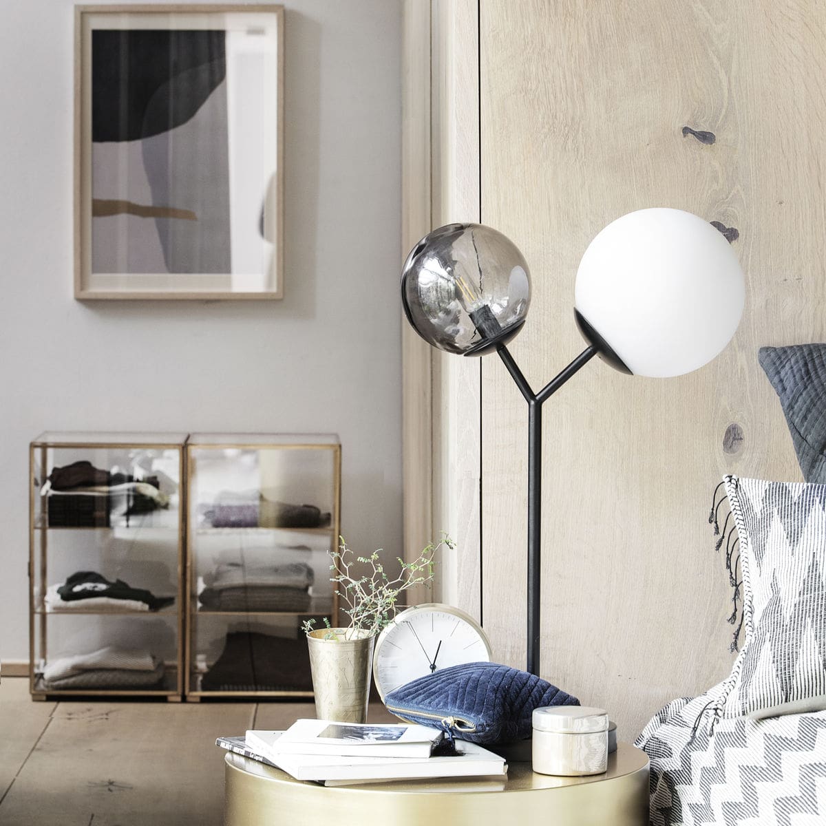 selvbiografi lommelygter mærke Twice bordlampe sort - New Nordic Home